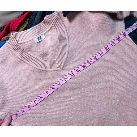 Uniqlo V-Neck Ribbed Knit Pull On Sweater Sz M Tan Beige Preppy Academia Cozy - Picture 5 of 7
